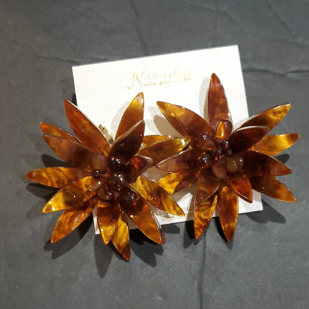 Natasha couture oversized dahlia Flower brown amber‎ look centerburst earrings